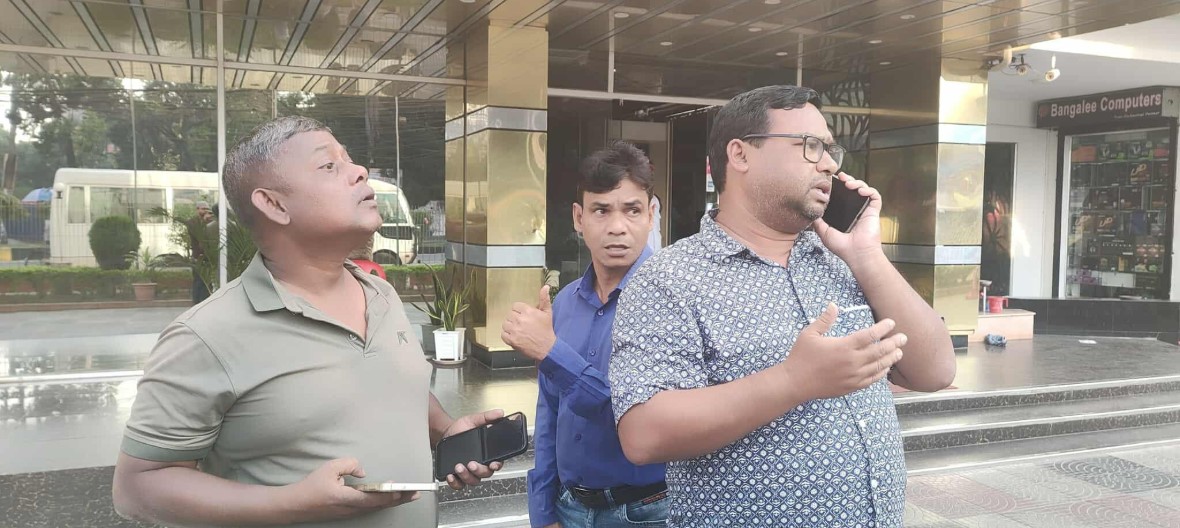 খুলনায় দৈনিক আমার দেশ সাংবাদিকের ওপর হামলার ঘটনায় মামলা