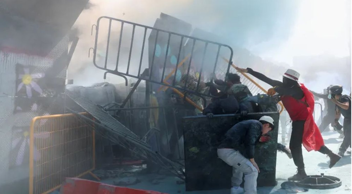 জেন-জি বিক্ষোভে উত্তাল মেক্সিকো, শতাধিক পুলিশ আহত