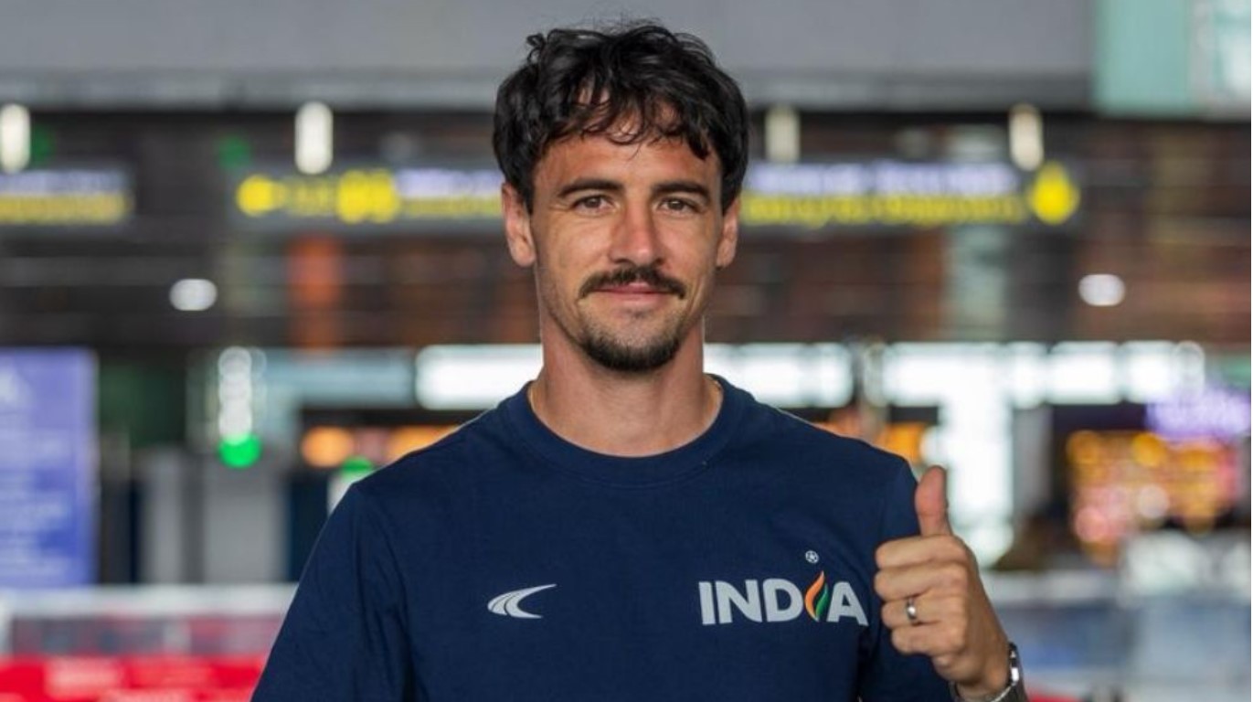 ভারত ফিফার অনুমতি ছাড়াই ‘বিদেশি’ ফুটবলার নিয়ে ঢাকায় এসেছে