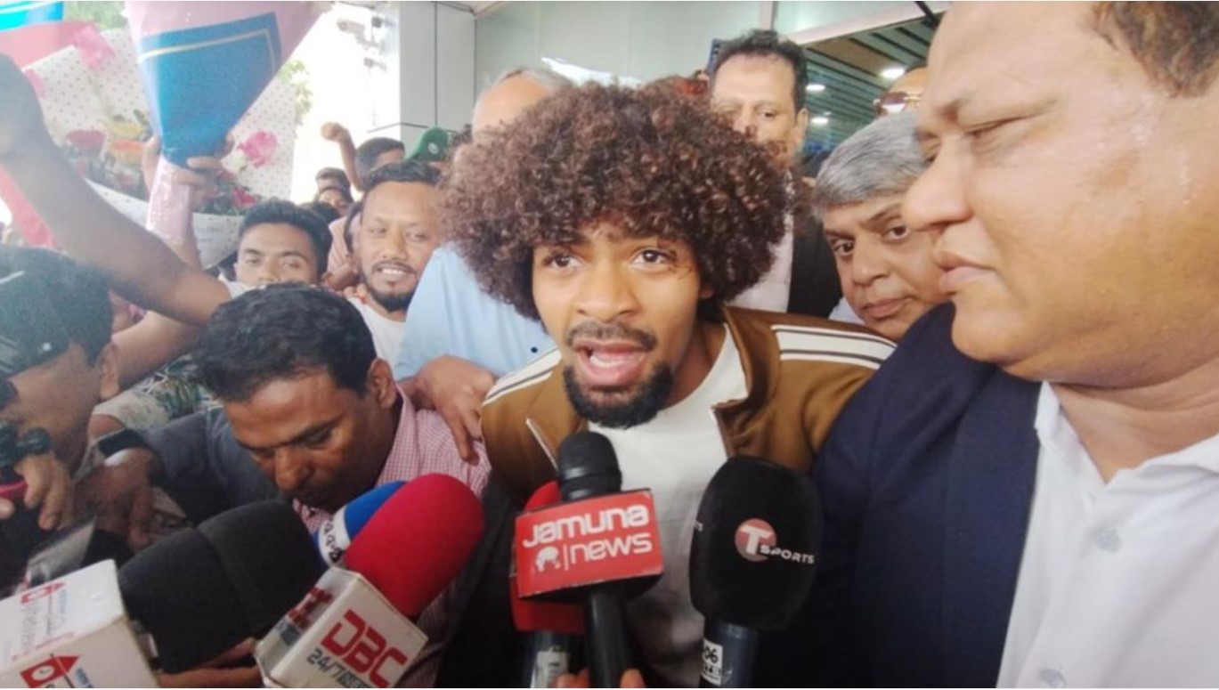 ‘ভারতকে হারিয়ে ১৮ কোটি মানুষকে খুশি করেছি’: হামজা চৌধুরী