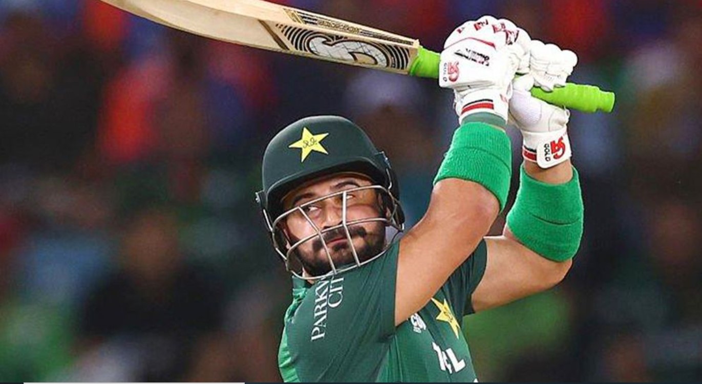 বছরে ১০০ ছক্কার রেকর্ড গড়লেন পাকিস্তানের ক্রিকেটার ফারহান