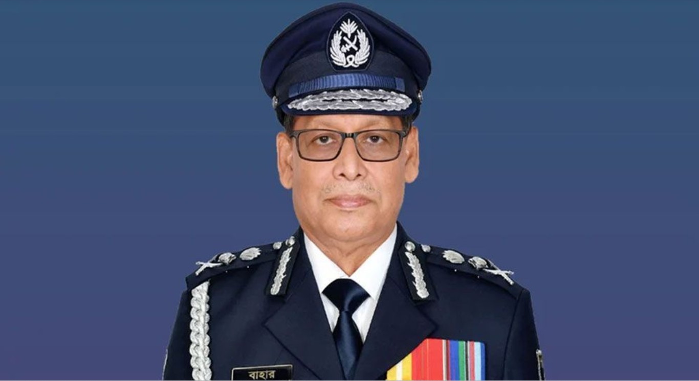 আইজিপি বাহারুল আলমের বরখাস্ত চেয়ে প্রধান উপদেষ্টার কাছে আবেদন