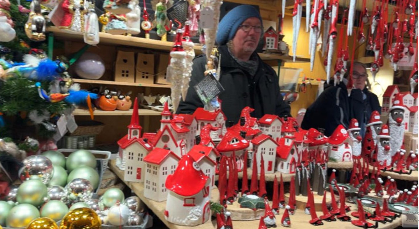 জার্মানিতে জমে উঠেছে এবারের ক্রিসমাস মেলা