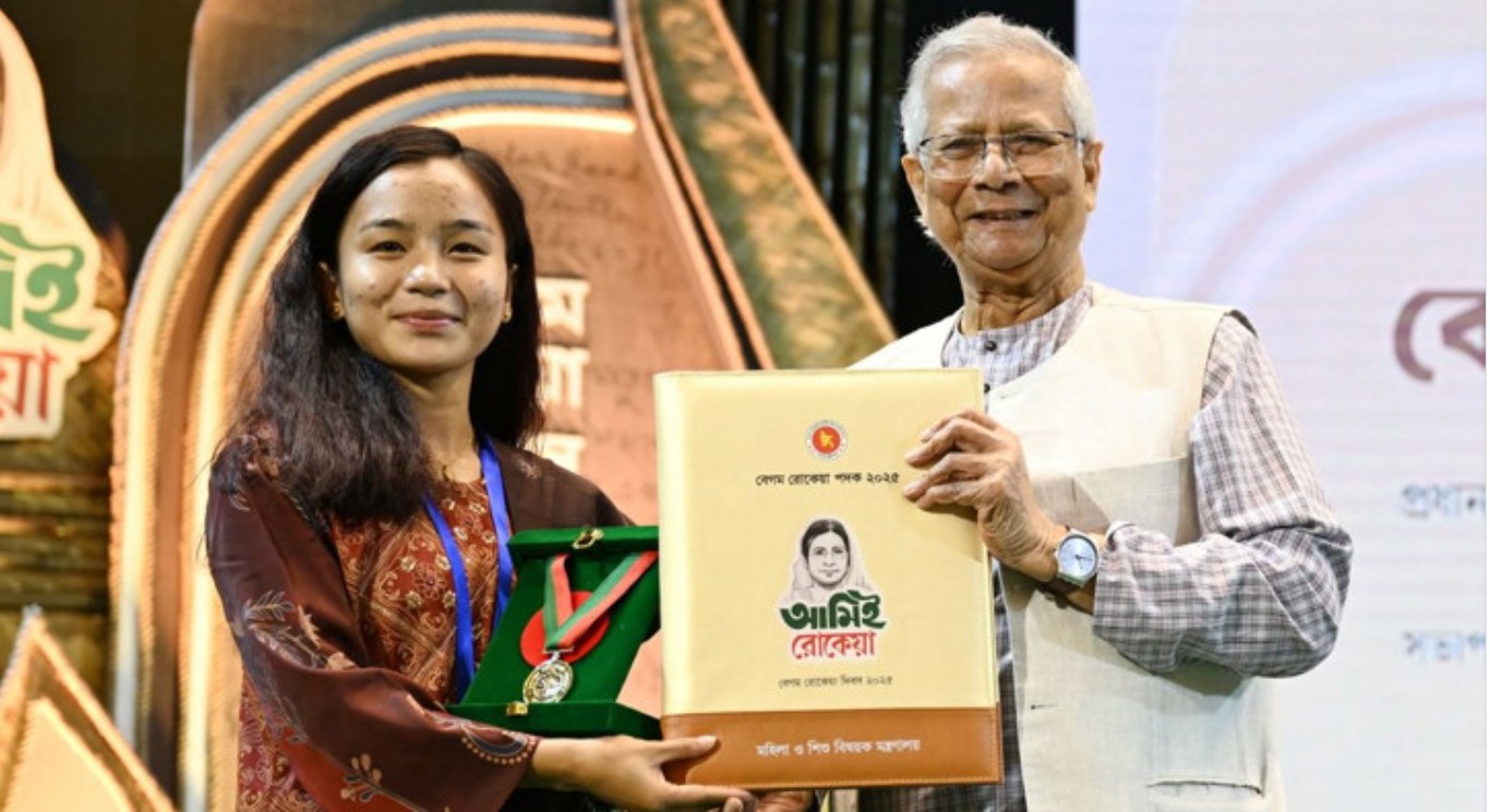 ‘এই পুরস্কার আমার জন্য স্পেশাল’: ঋতুপর্ণা চাকমা