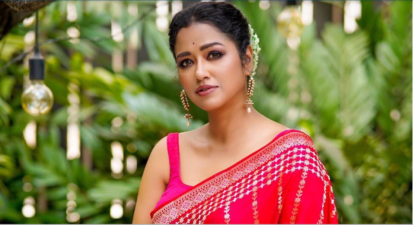 ‘কোনো রাজনৈতিক দলে যোগদান করতে চাই না’: সোহিনী সরকার