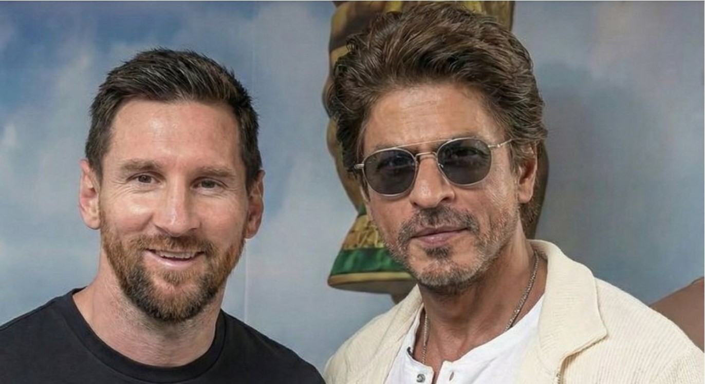 কলকাতায় একই ফ্রেমে বন্দি লিওনেল মেসি ও শাহরুখ খান