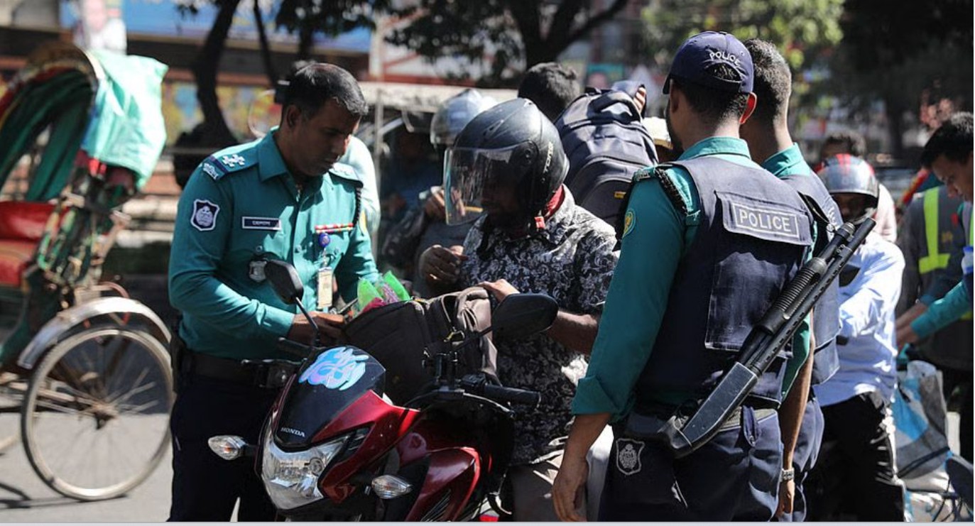 রাজধানীর নিরাপত্তা নিশ্চিতে ডিএমপির চেকপোস্ট ব্যবস্থা জোরদার