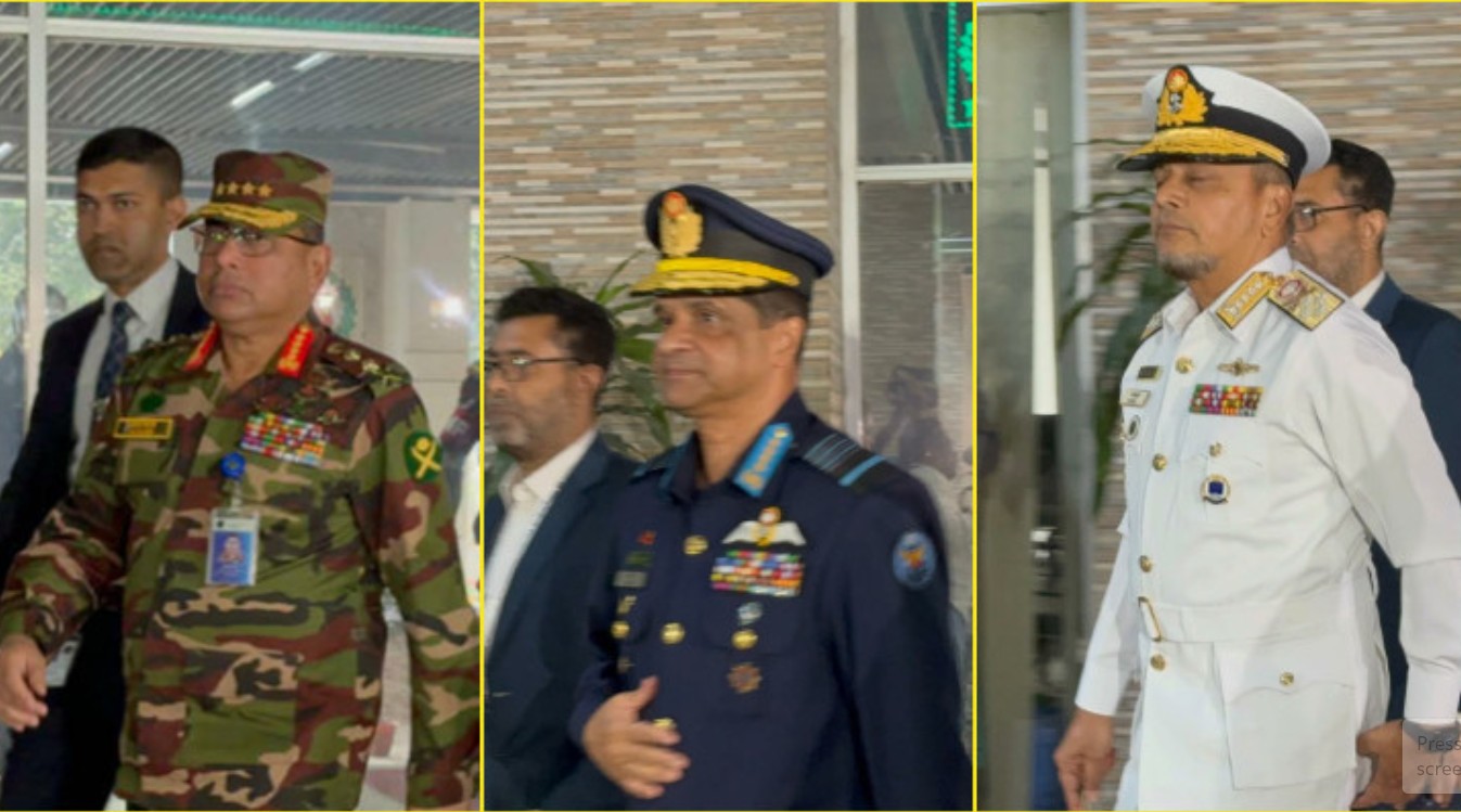 আইনশৃঙ্খলার বিষয়ে ৩ বাহিনীর প্রধানের সঙ্গে ইসির বৈঠক