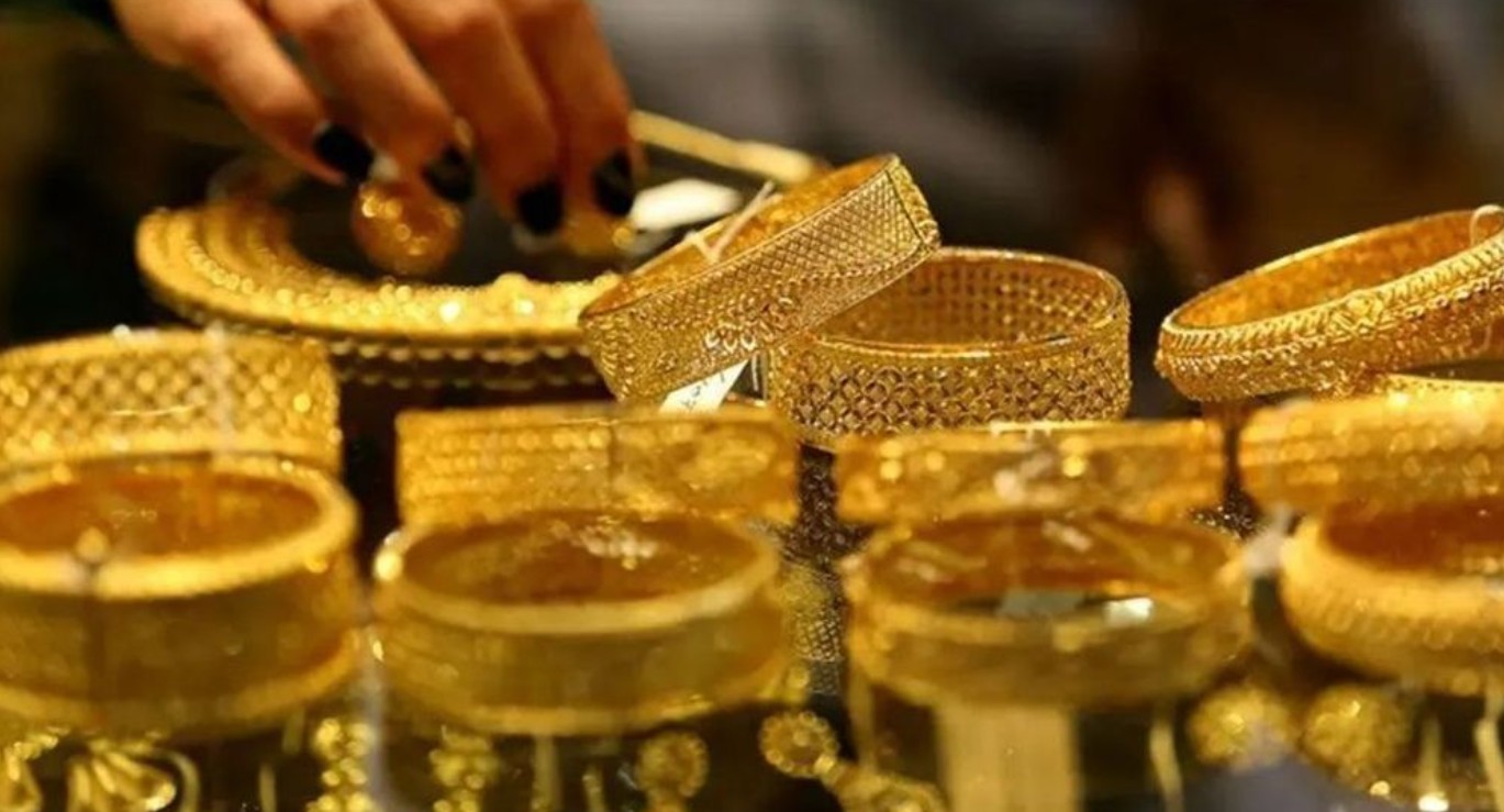 দেশের ইতিহাসে স্বর্ণের দামে সর্বোচ্চ রেকর্ড: প্রতি ভরি ২,১৮,১১৭ টাকা