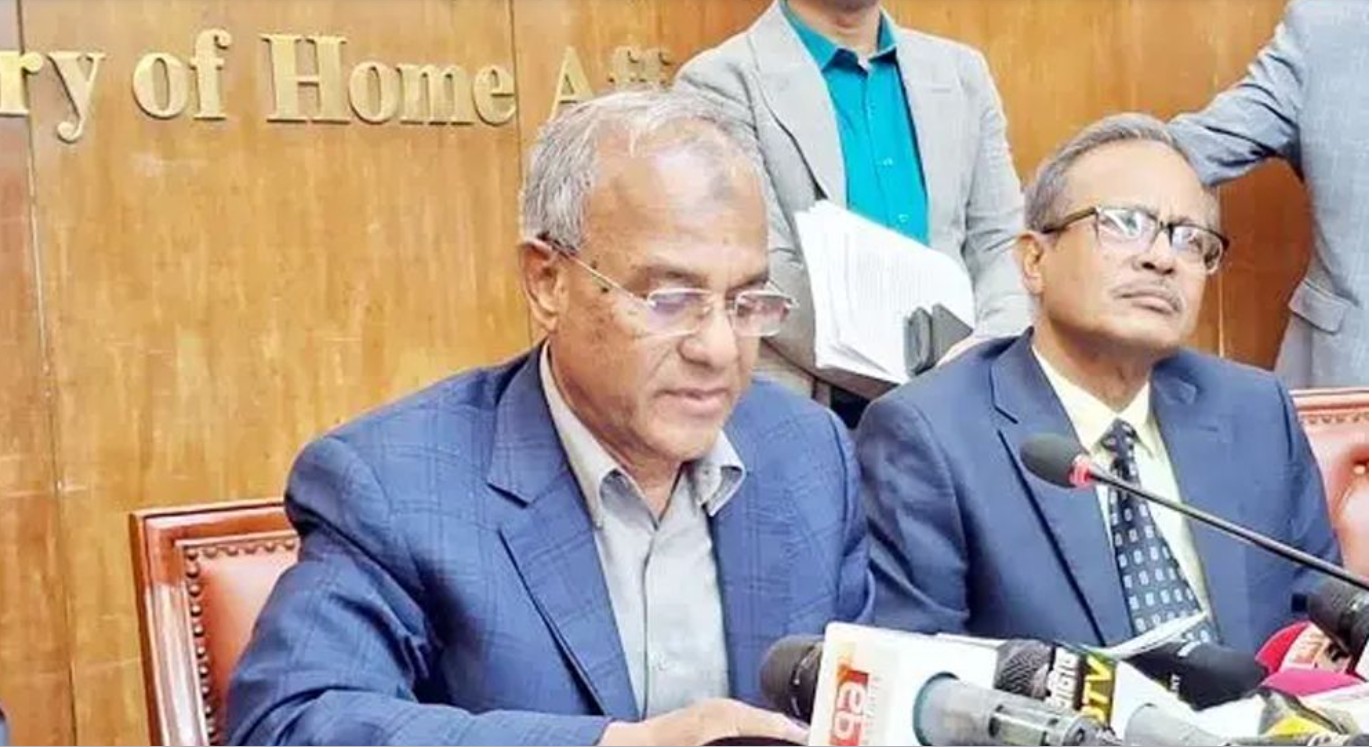 দেশে নিরাপত্তা ঝুঁকিতে থাকা ২০ জনকে গানম্যান দেওয়া হয়েছে