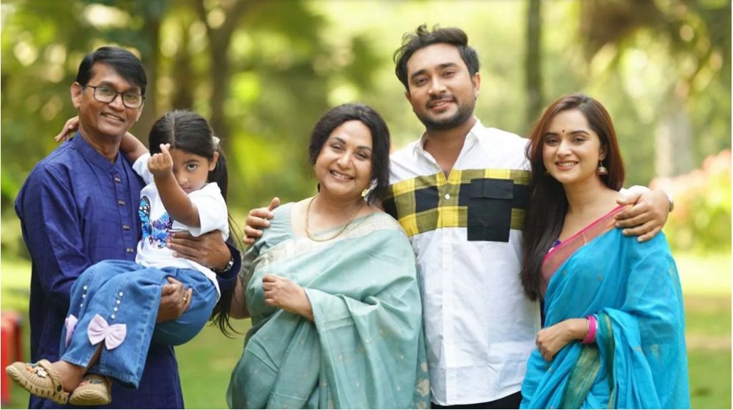 মধ্যবিত্ত পরিবারের গল্প নিয়ে তৈরি অসাধারণ নাটক ‘কোটিপতি’ 