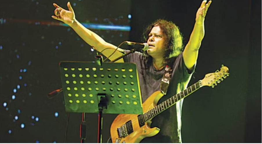 ফরিদপুরে জেমসের কনসার্টে ইট নিক্ষেপে অনুষ্ঠান পণ্ড আহত ২৫ জন