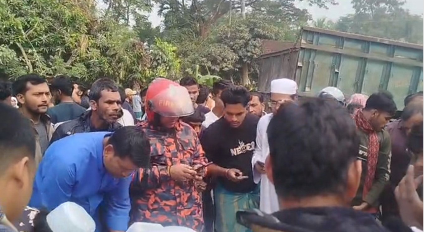 ভোলায় ট্রাক-সিএনজিচালিত অটোরিকশার সংঘর্ষে নিহত ৩