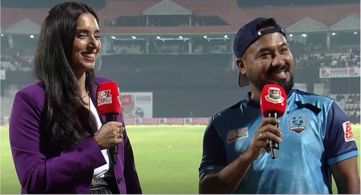  অভিনেতা পলাশকে চমকে দিলেন পাকিস্তানি উপস্থাপিকা, আলোচনায় ‘রোকেয়া’