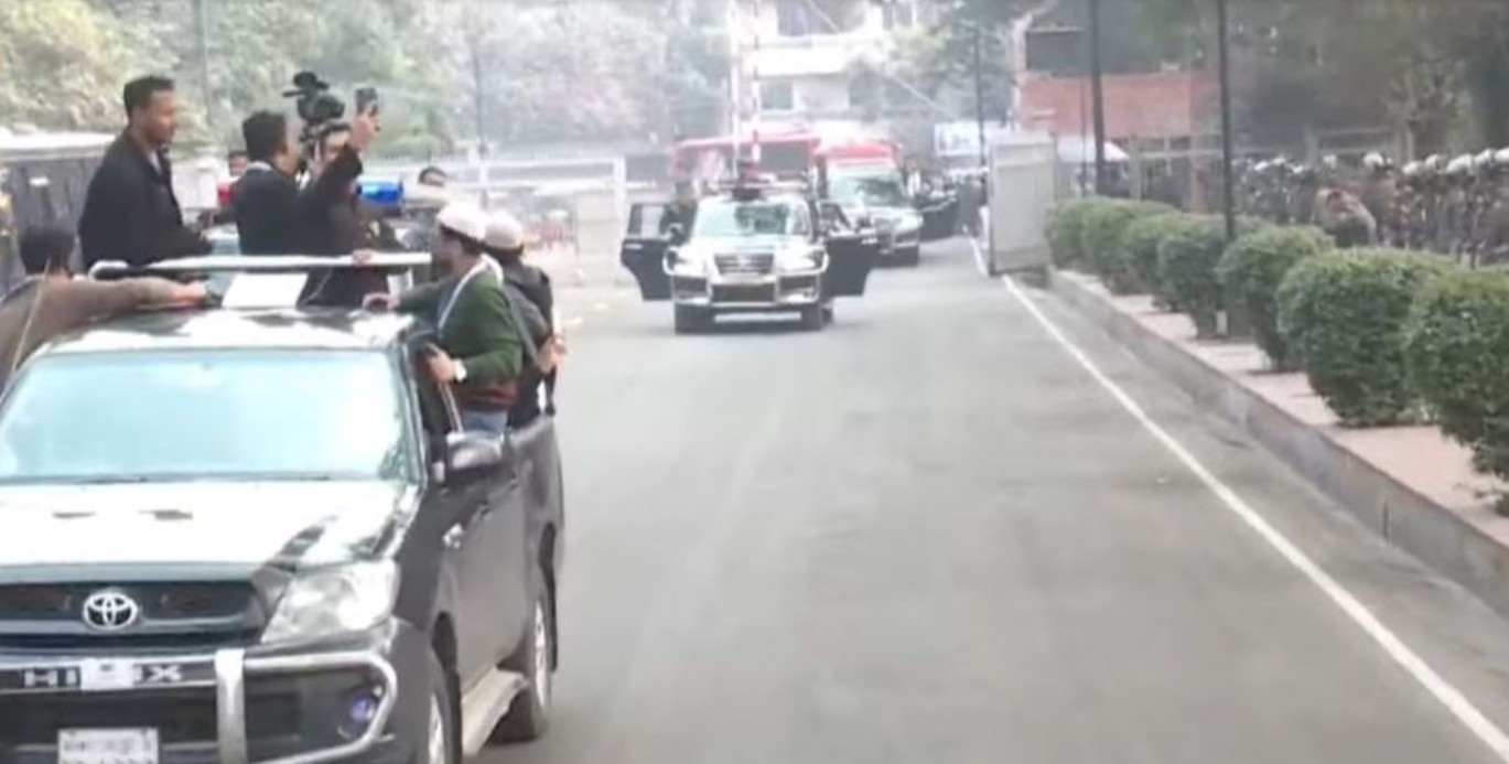 খালেদা জিয়ার মরদেহ সংসদের দক্ষিণ প্লাজায় পৌঁছেছে