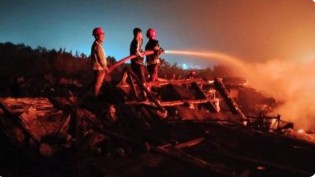 মাতারবাড়ি বিদ্যুৎ কেন্দ্রে অগ্নিকাণ্ড: ‘আগুন এক প্রান্তে নেভানো হলে অন্য প্রান্তে আবার জ্বলে উঠছে’ 