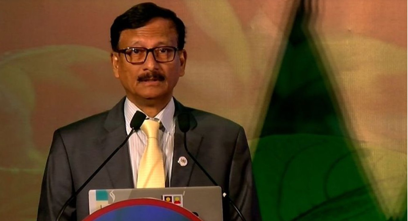 ‘দেশে হিসাবরক্ষণের কারচুপির মাধ্যমে বিপুল অর্থ পাচার ও লুটপাট হয়েছে’: পররাষ্ট্র উপদেষ্টা