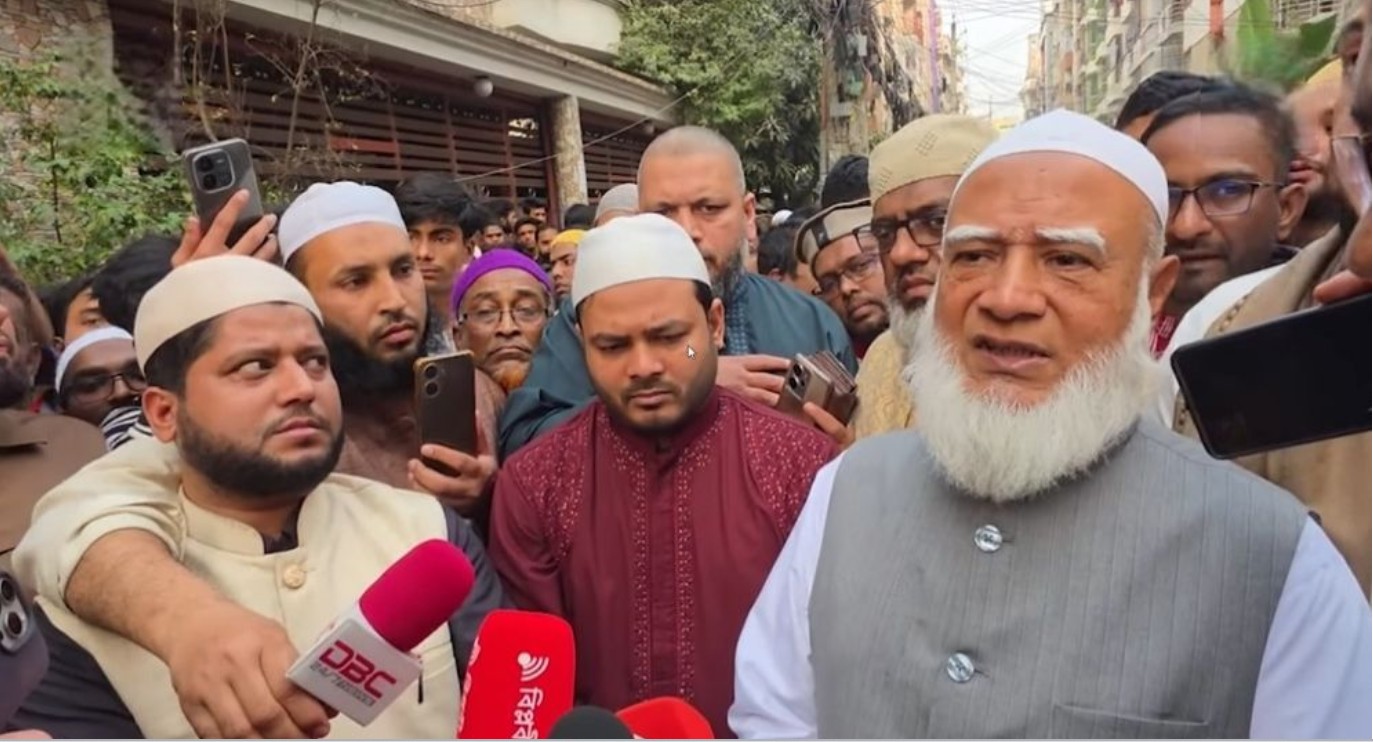 উত্তরার অগ্নিকাণ্ডে ক্ষতিগ্রস্ত ভবন পরিদর্শনে বাংলাদেশ জামায়াতে ইসলামীর আমির