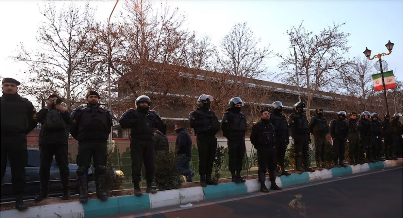 ৩ হাজার ছাড়ালো ইরানে বিক্ষোভে নিহতের সংখ্যা 