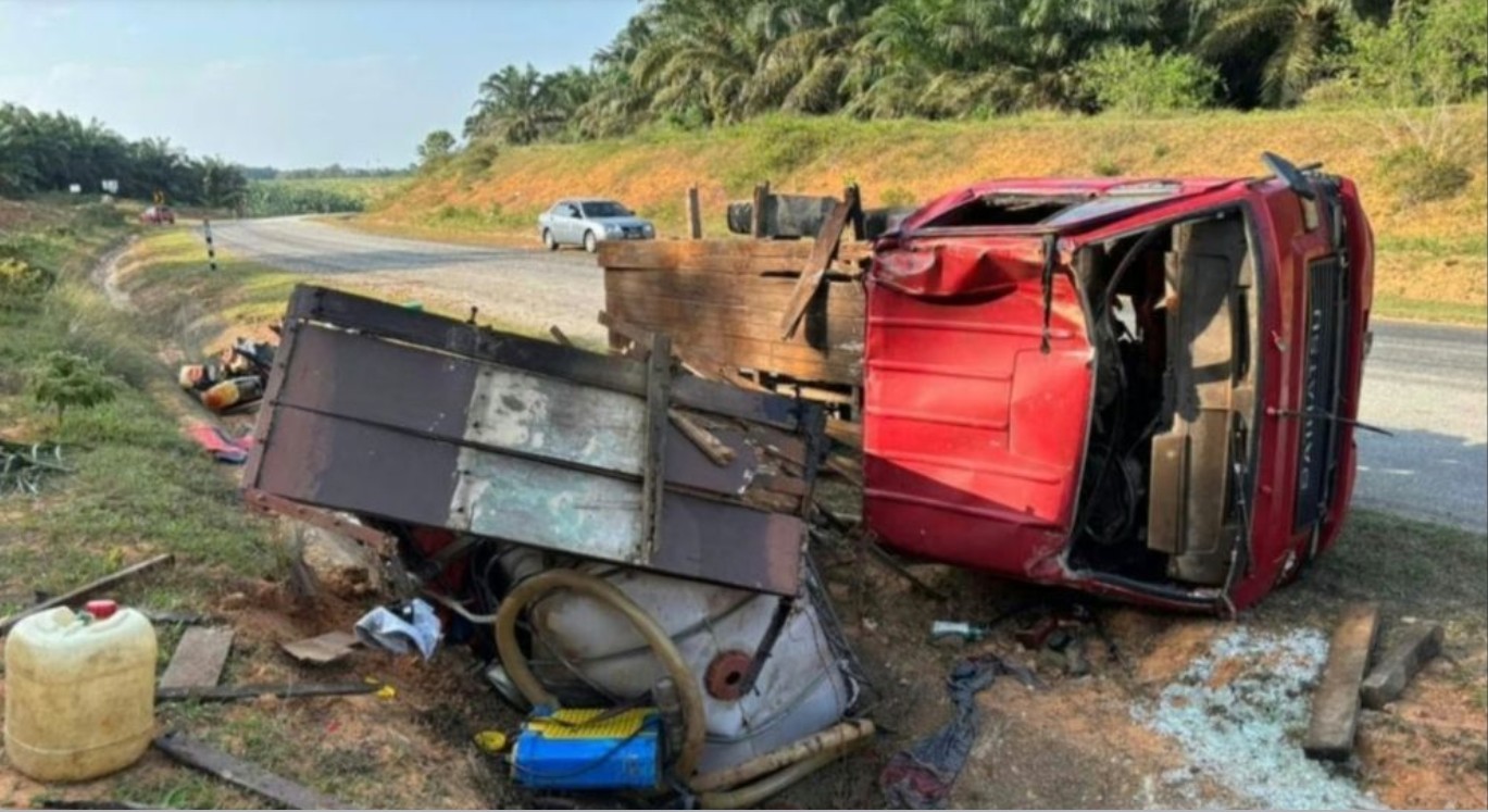 মালয়েশিয়ায় পিকআপ উল্টে ২ প্রবাসী বাংলাদেশি নিহত  