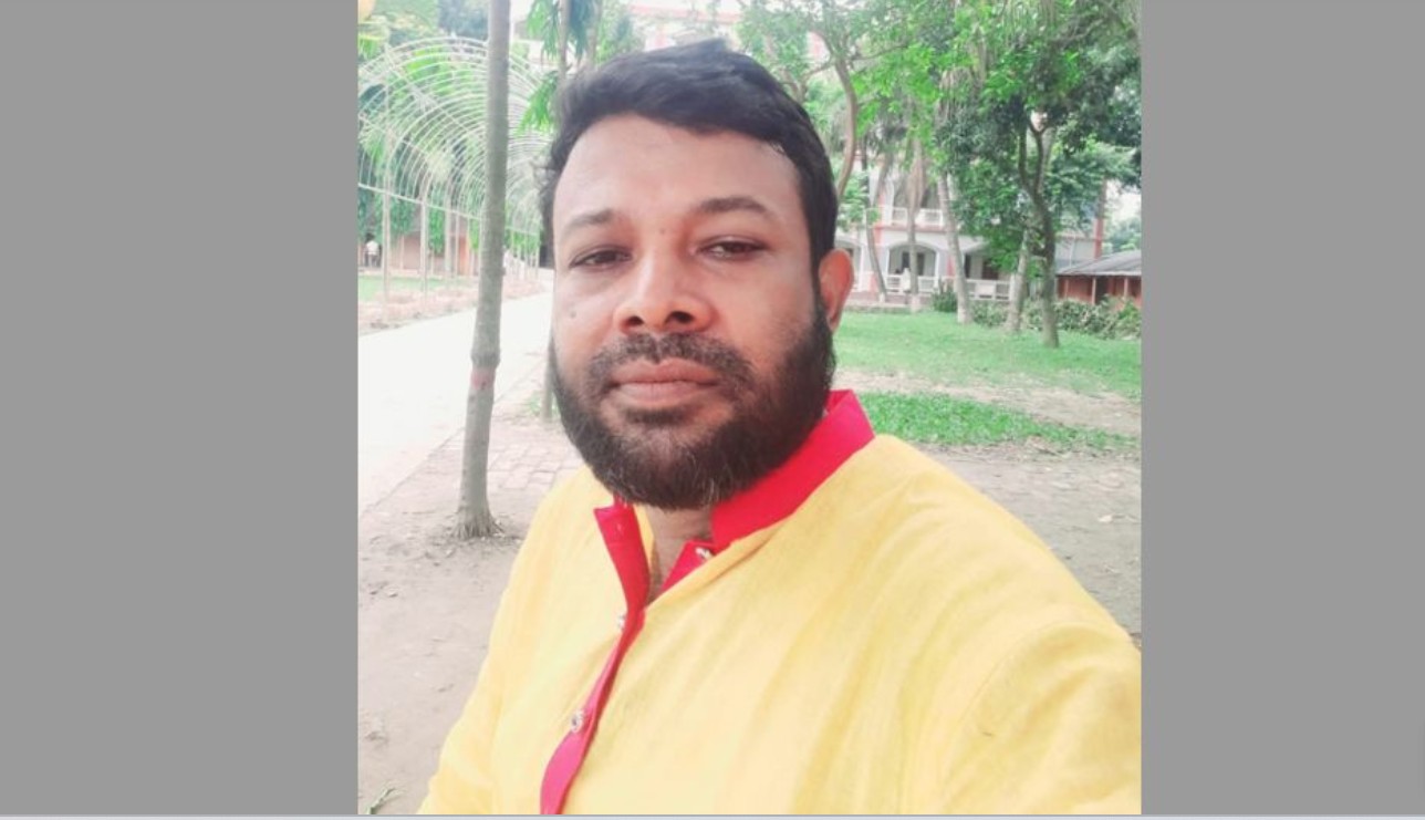   নাটোরে কলেজ শিক্ষককে গলাকেটে হত্যা, বিক্ষুদ্ধ জনতার আগুনে বৃদ্ধার মৃত্যু