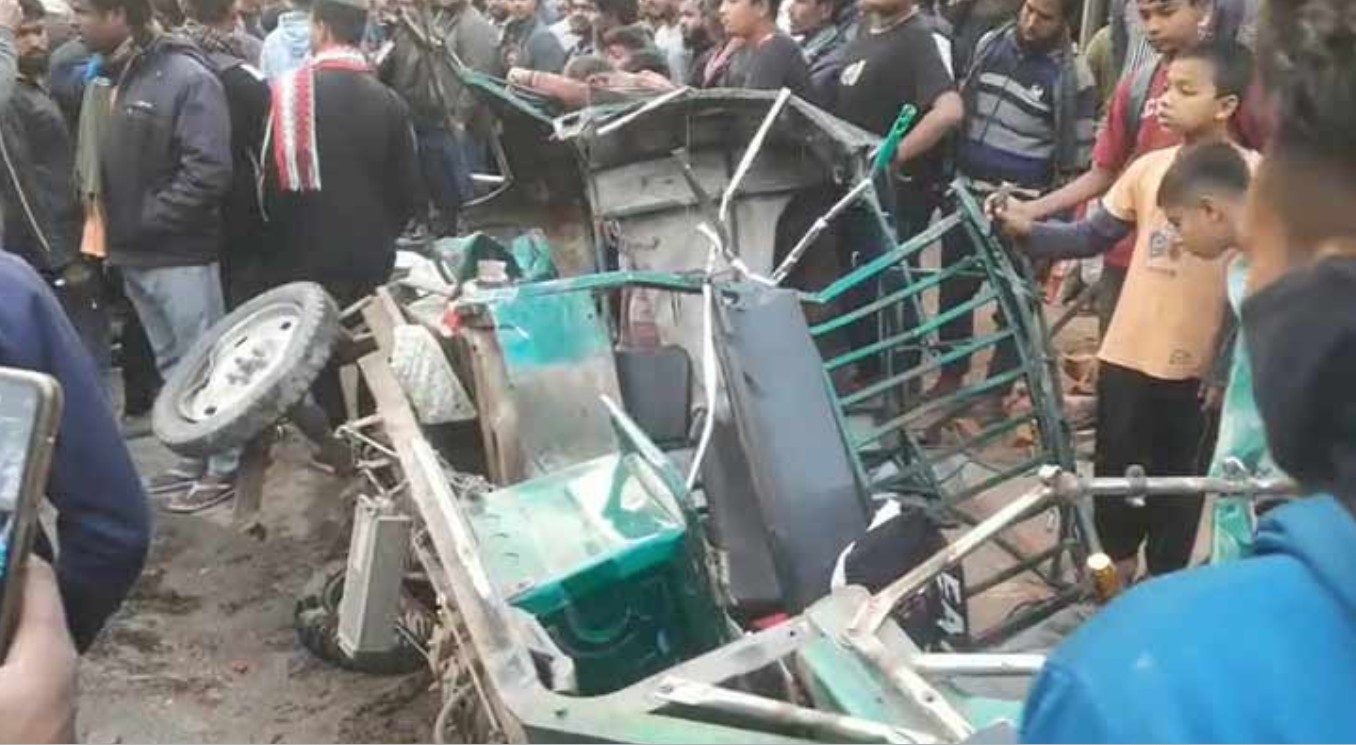 রাজশাহীর পুঠিয়ায় বাস-অটোরিকশা সংঘর্ষে নিহত ৩