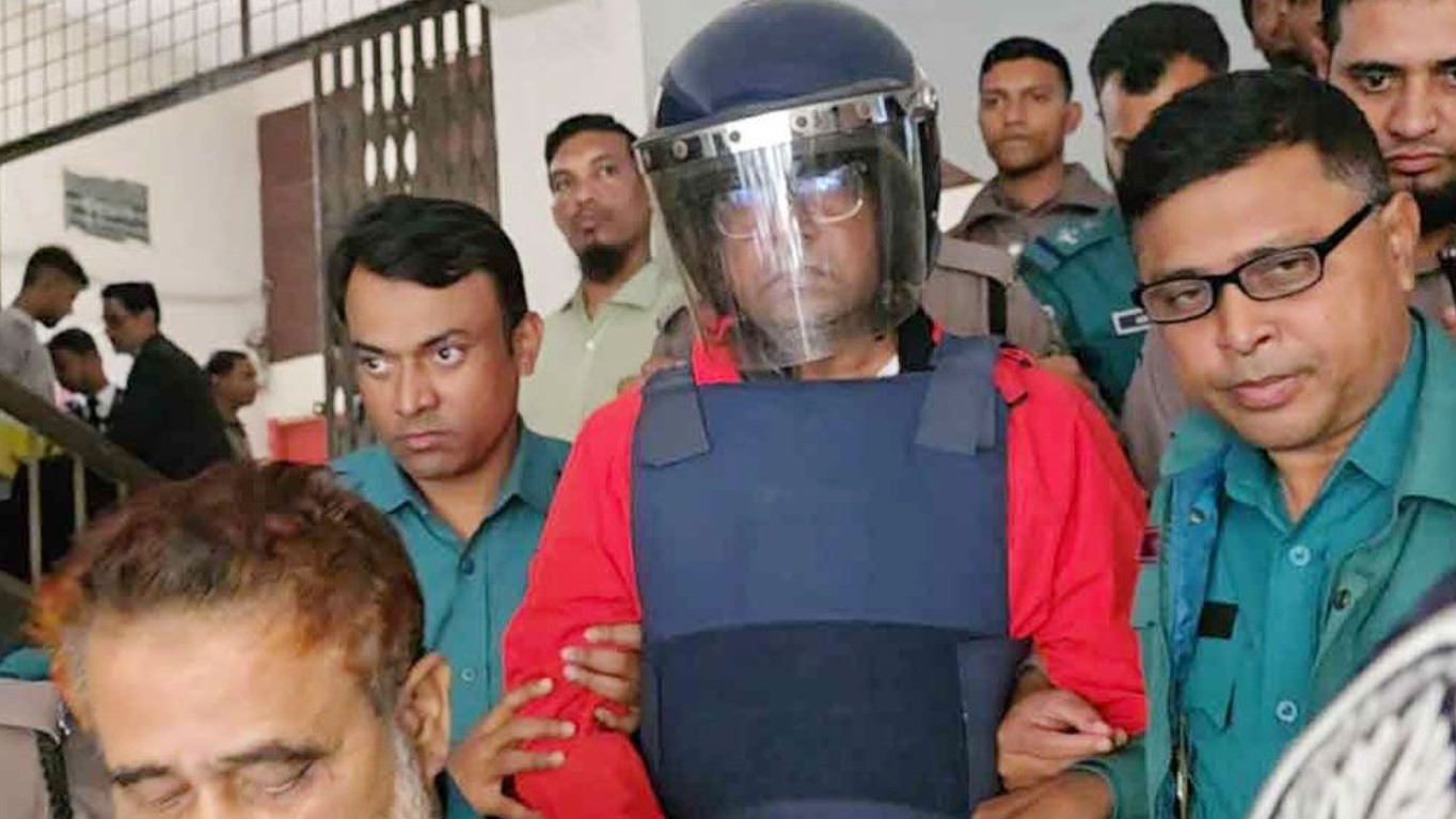 সাংবাদিক আনিস আলমগীর এবার দুদকের মামলায় গ্রেফতার