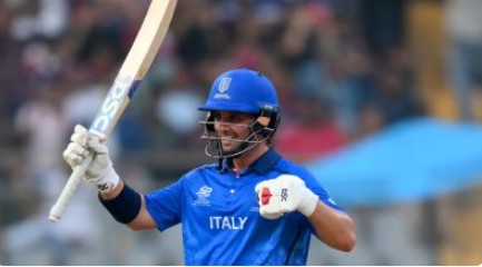 নেপালকে ১০ উইকেটে হারিয়ে ইতিহাসের পাতায় ইতালি ক্রিকেট