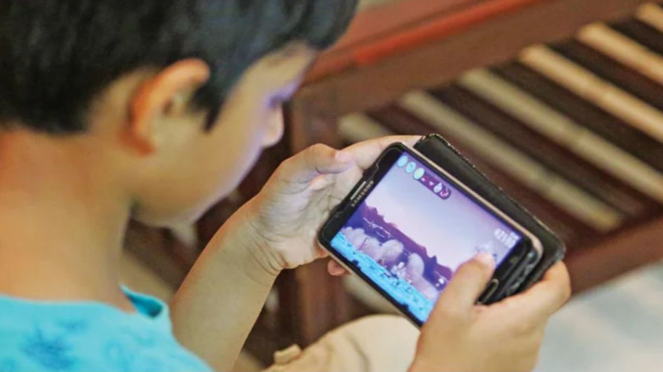 শিশুদের গেম আসক্তি কমাতে ফোন সেটিংসেই সমাধান