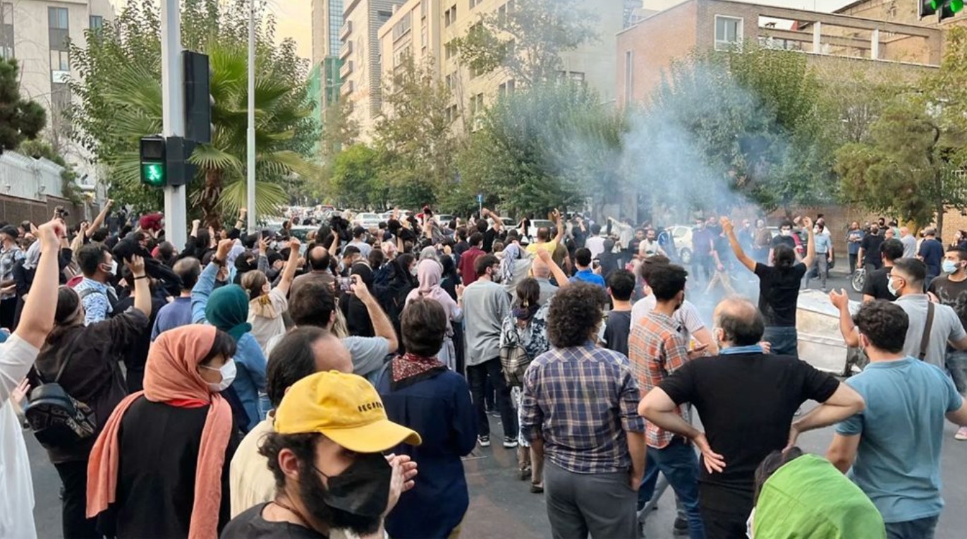 মার্কিন হামলার আশঙ্কার মধ্যেই ইরানে আবার চলছে জেন-জি বিক্ষোভ