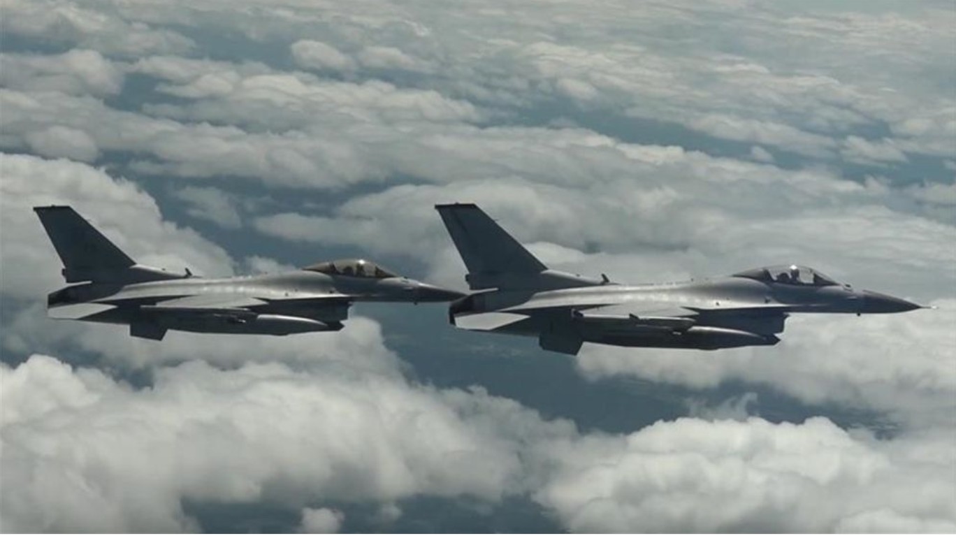 এবার মধ্যপ্রাচ্যে ৩ শতাধিক যুদ্ধবিমান মোতায়েন করলো যুক্তরাষ্ট্র