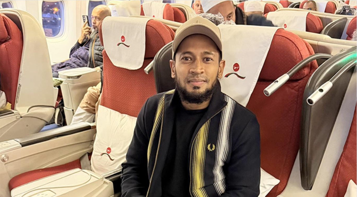 অবশেষে সৌদি আরব থেকে দেশে ফিরলেন মুশফিকুর রহিম