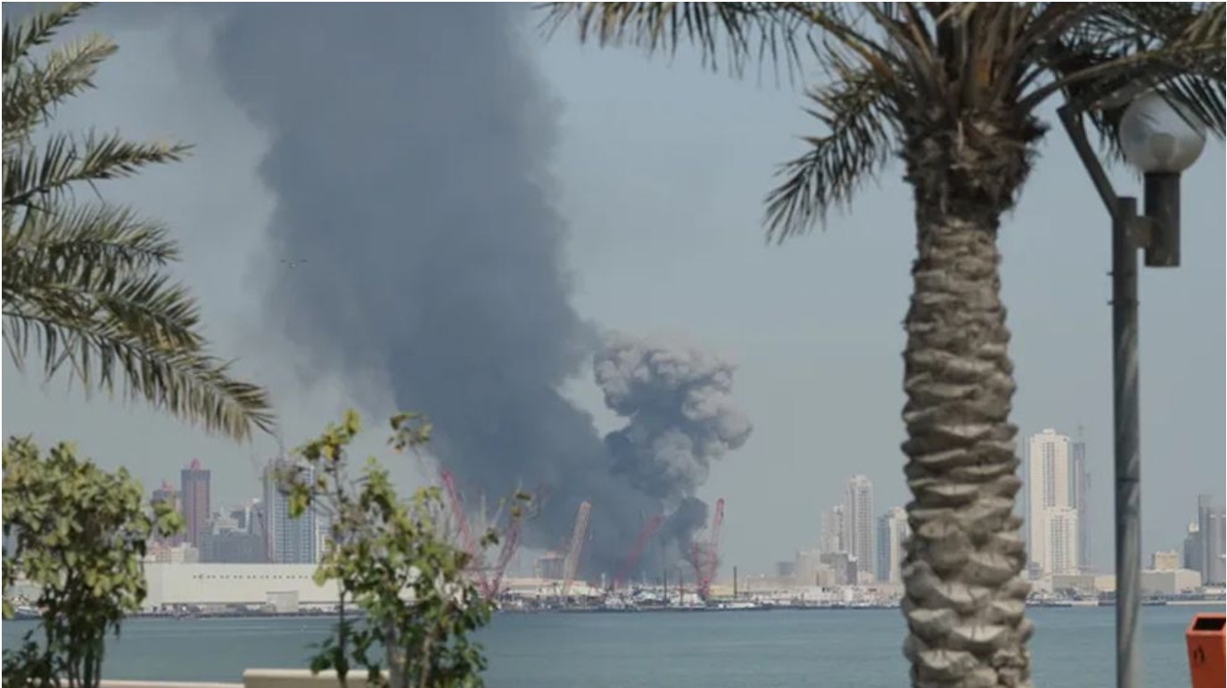 বাহরাইনে মার্কিন বিমান ঘাঁটিতে ব্যাপক হামলা চালিয়েছে ইরান