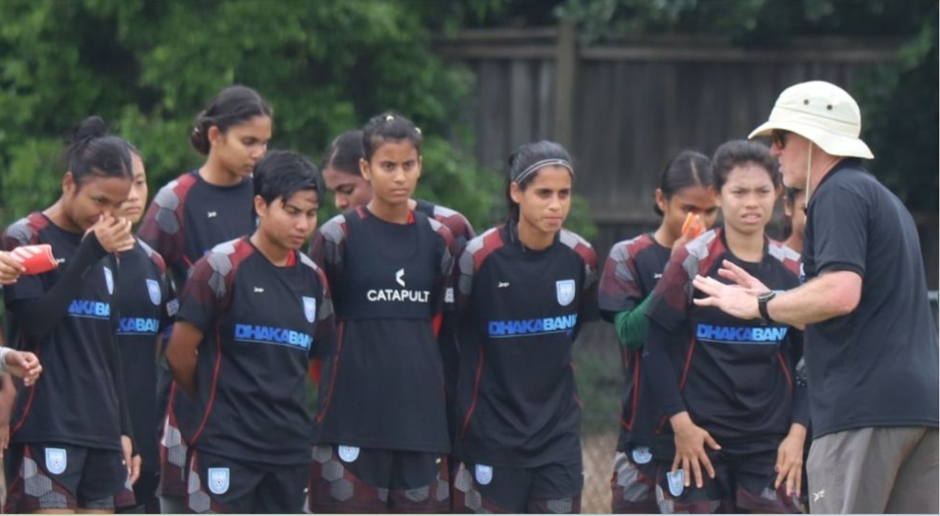 এবার ইতিহাস গড়তে চলেছে বাংলাদেশ নারী ফুটবল দল