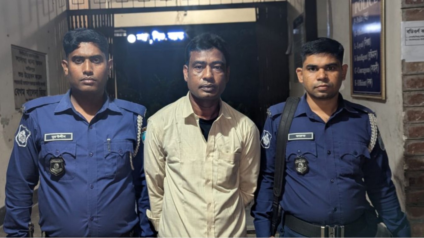 সালথায় স্ত্রী-সন্তানকে খুটিতে বেঁধে নির্যাতন, স্বামী গ্রেফতার