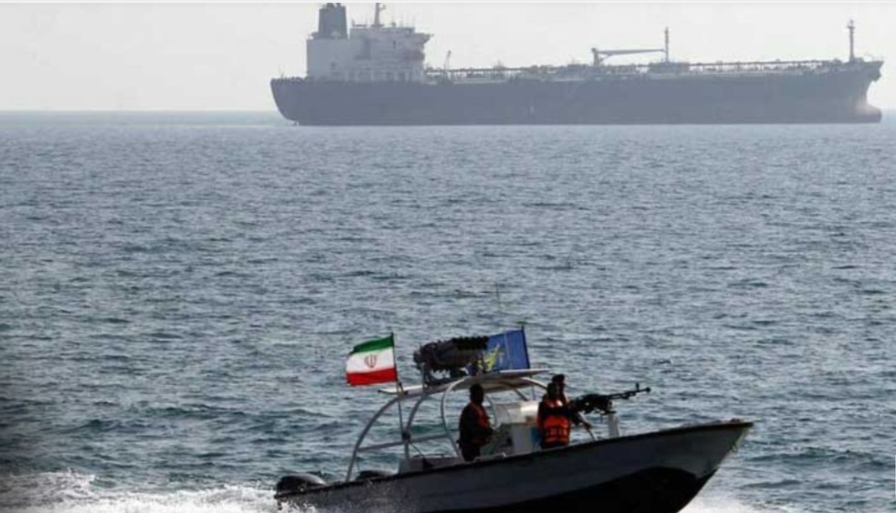 এখন ইরানের ‘পূর্ণ নিয়ন্ত্রণে’ হরমুজ প্রণালী 