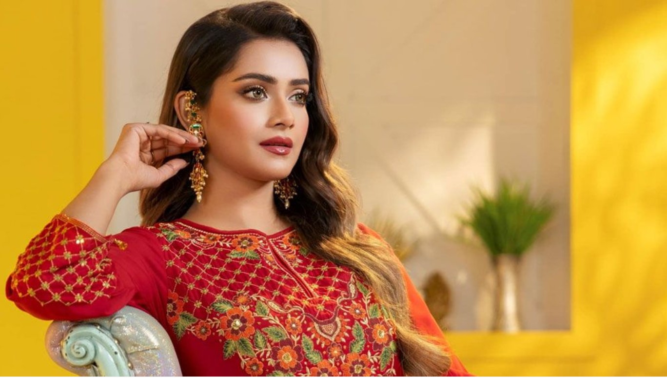 সহশিল্পীকে মারধোরের অভিযোগ বিষয়ে মুখ খুললেন তানজিন তিশা