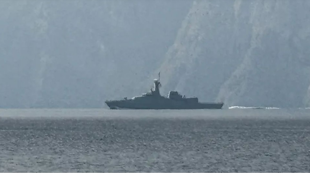 ইরান হরমুজ প্রণালী খুলে দিলো যেসব দেশের জন্য 