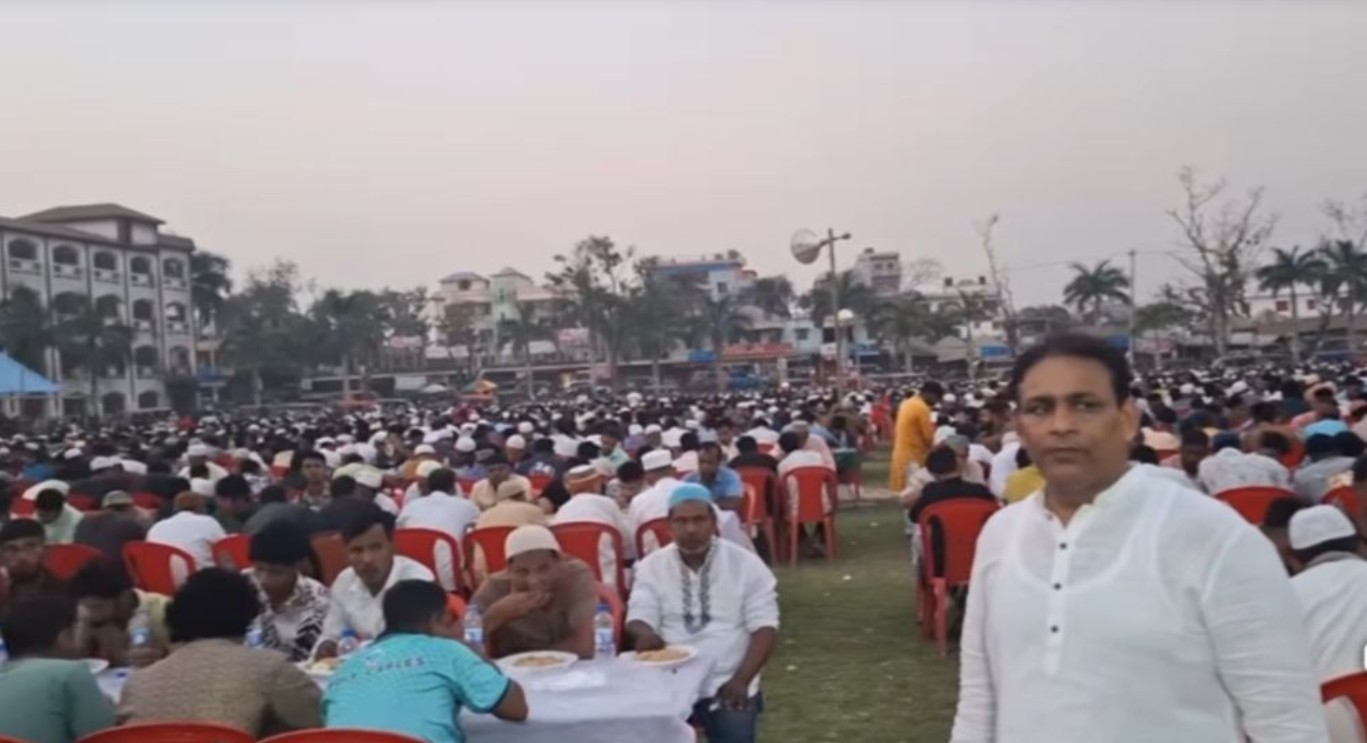 মাদারীপুরের কালকিনিতে ইফতার করিয়ে ইতিহাস গড়লেন বিএনপির এমপি খোকন তালুকদার