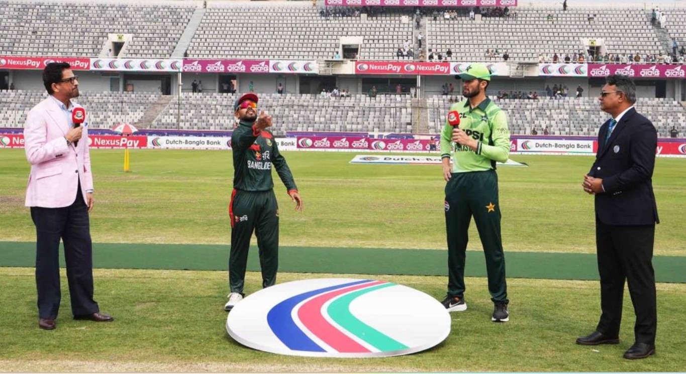 টস জিতলো বাংলাদেশ : পাকিস্তানকে ব্যাটিংয়ে পাঠালো