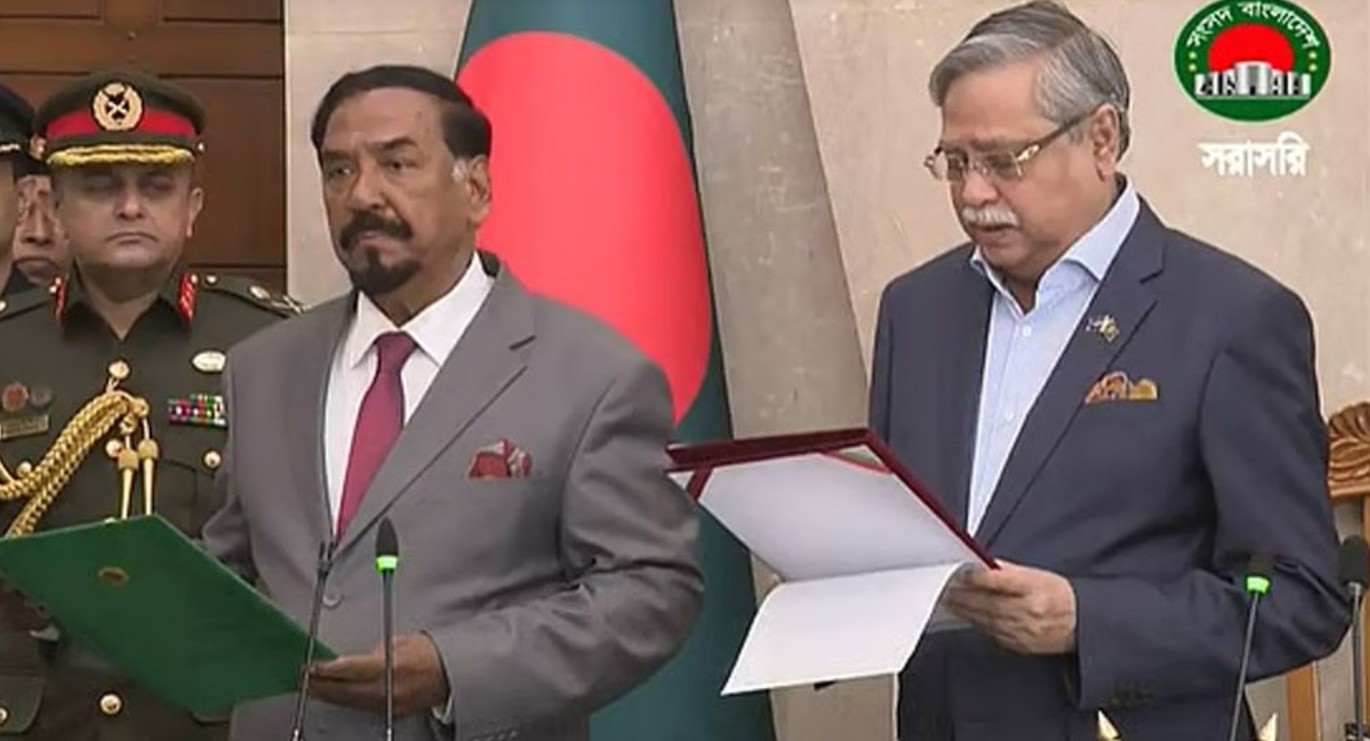 স্পিকার-ডেপুটি স্পিকারকে শপথ পড়ালেন রাষ্ট্রপতি মো. সাহাবুদ্দিন