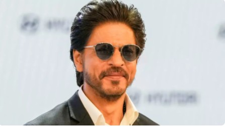 এবারে ভারতে ধনী তারকাদের তালিকায় শীর্ষে বলিউড বাদশাহ শাহরুখ খান