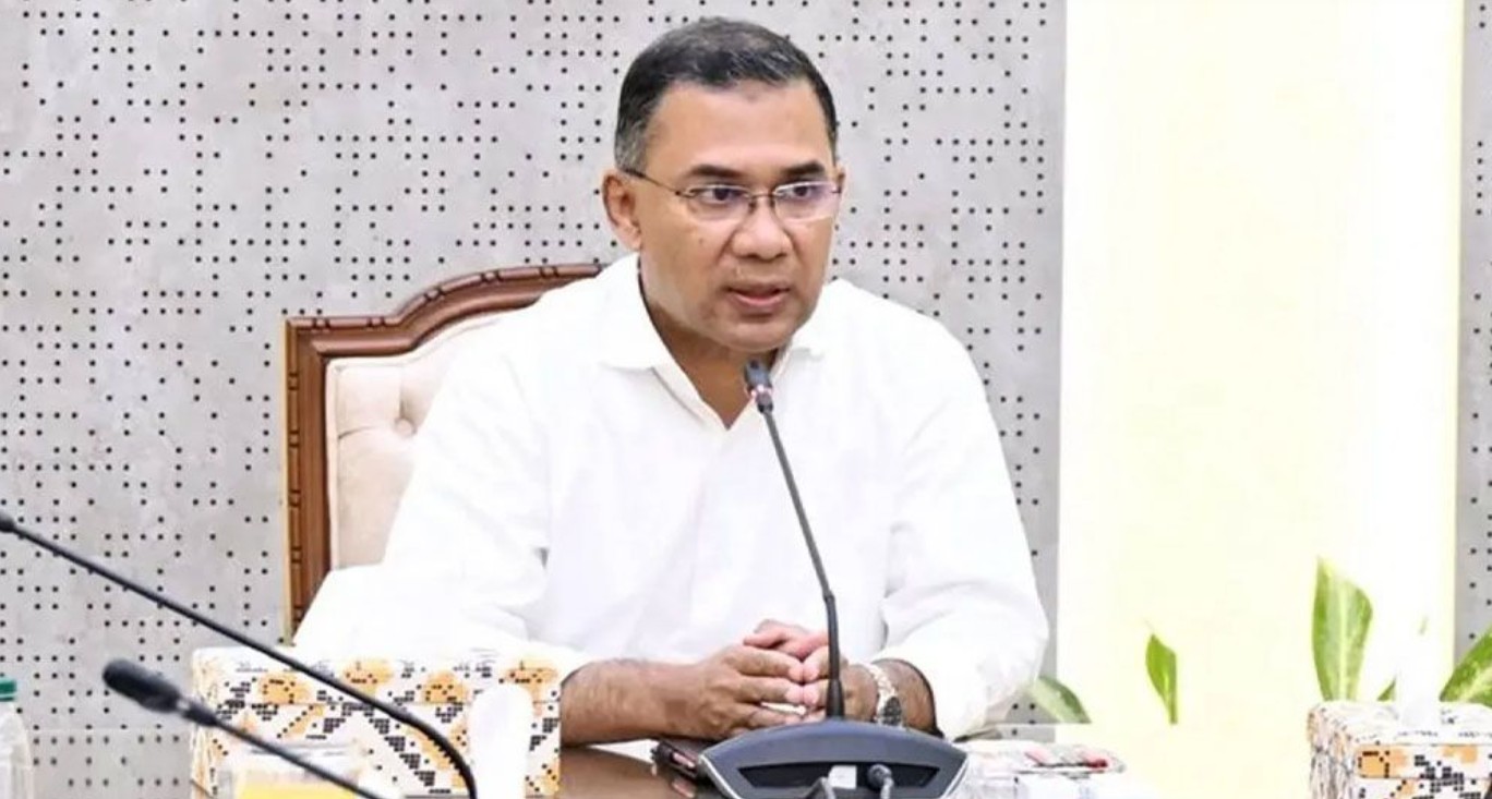 ঈদের ছুটিতেও বাসভবন থেকে সরকারি জরুরি কাজ করছেন প্রধানমন্ত্রী