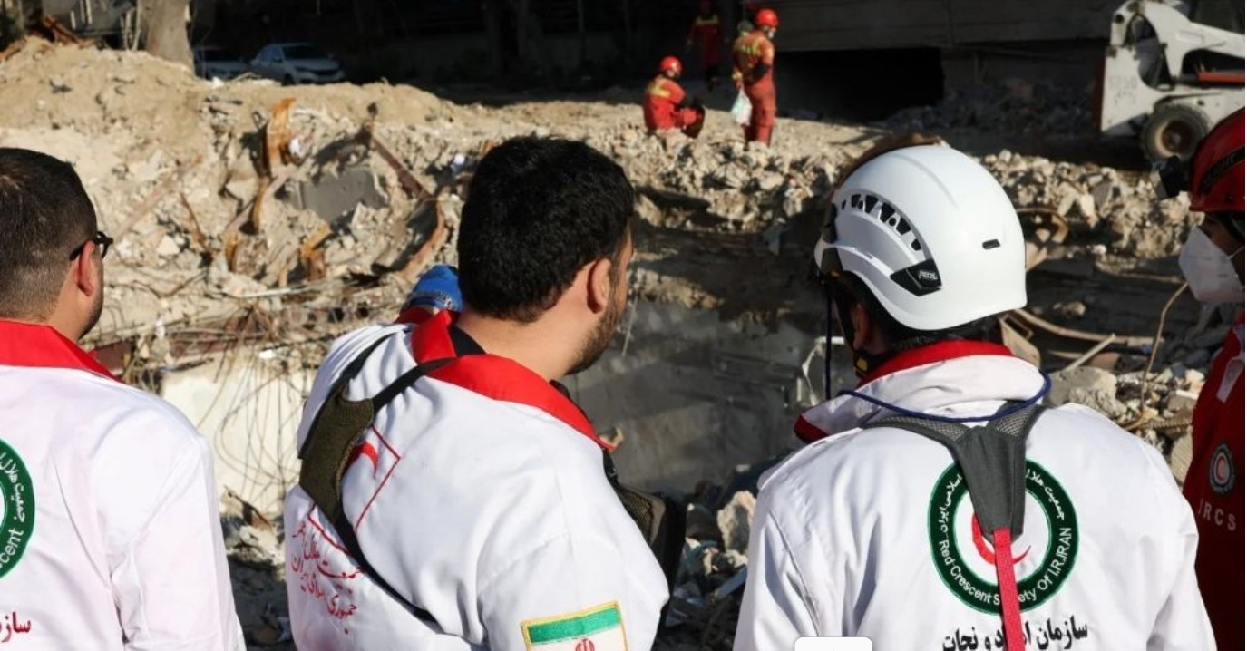 ইরানি ক্ষেপণাস্ত্র হামলায় ইসরাইলের আরাদ শহরে আহত ৮০