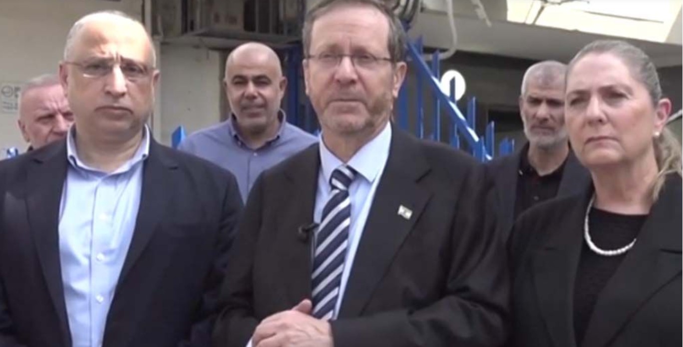 ইরানী মিসাইল দেখে দৌড়ে পালালেন ইসরাইলের প্রেসিডেন্ট