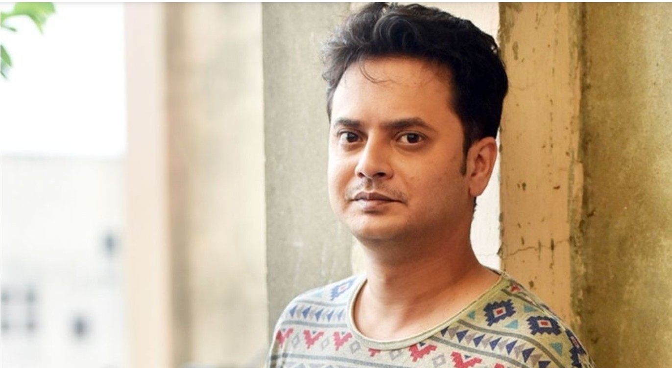 শুটিংরত অবস্থায় মুহূর্তের মধ্যেই পানিতে তলিয়ে যান রাহুল