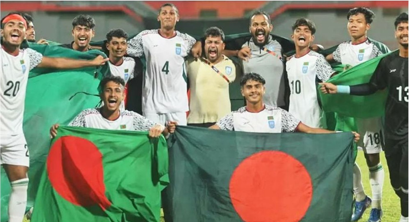 ক্রীড়া প্রতিমন্ত্রীর পুরস্কার ঘোষণা: চ্যাম্পিয়ন ফুটবলারদের জন্য