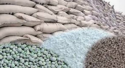 বেসরকারী খাতে সার আমদানির বিরোধীতা করে ভেজাল ও নিম্নমানের সার সরবরাহকারী প্রতিষ্ঠানকে অনুমতি