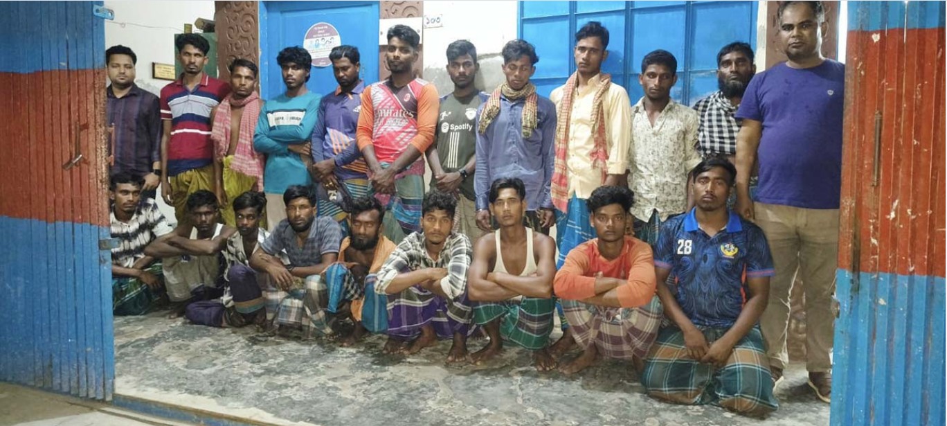 বরিশালে মেঘনায় জাটকা শিকারের অপরাধে আটক ১৯ জেলেকে জরিমানা