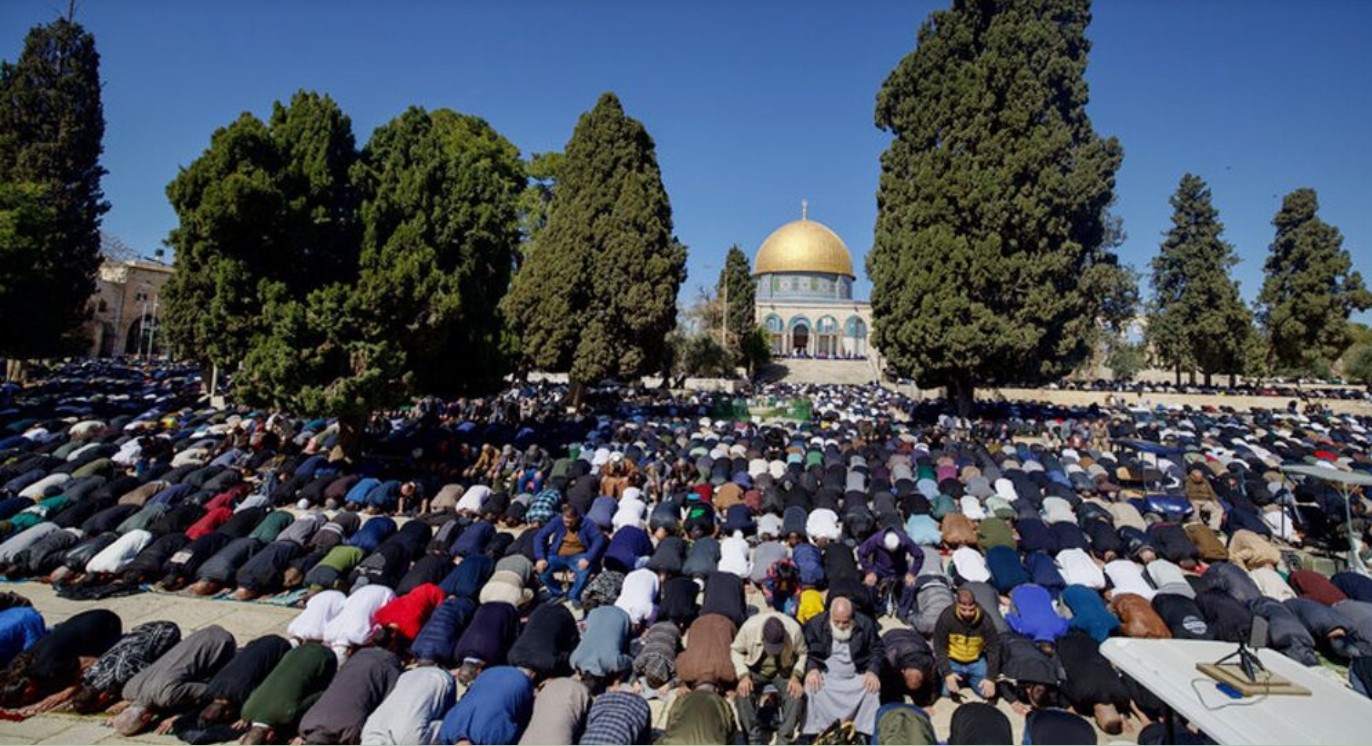 পূর্ব জেরুজালেমে ৪০ দিন পর আল-আকসা খুলে দিলো ইসরাইল